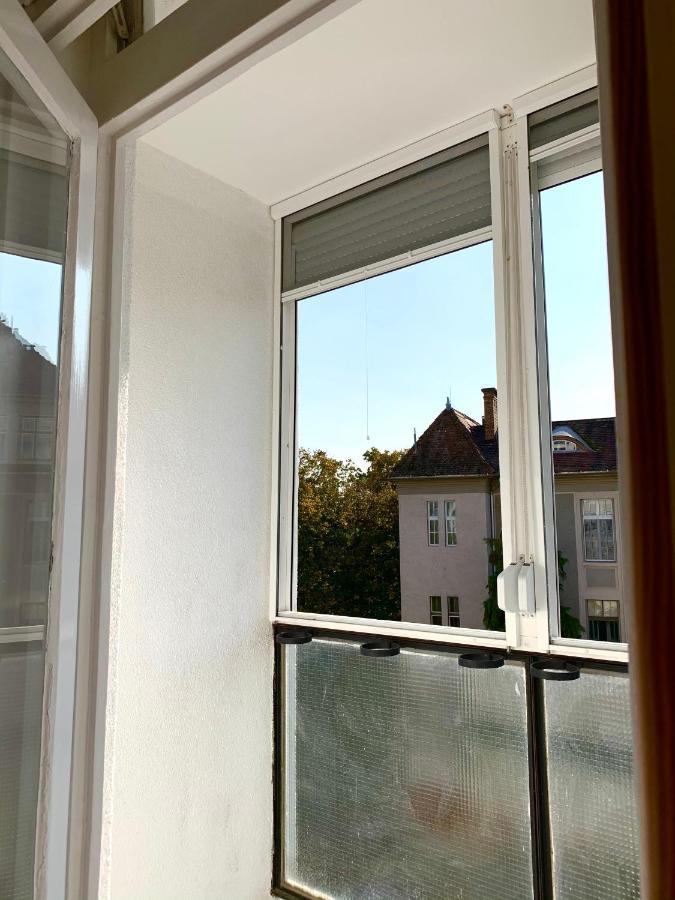 Cozy Apartment In The City Centre Next To Dom Square Сегед Екстериор снимка
