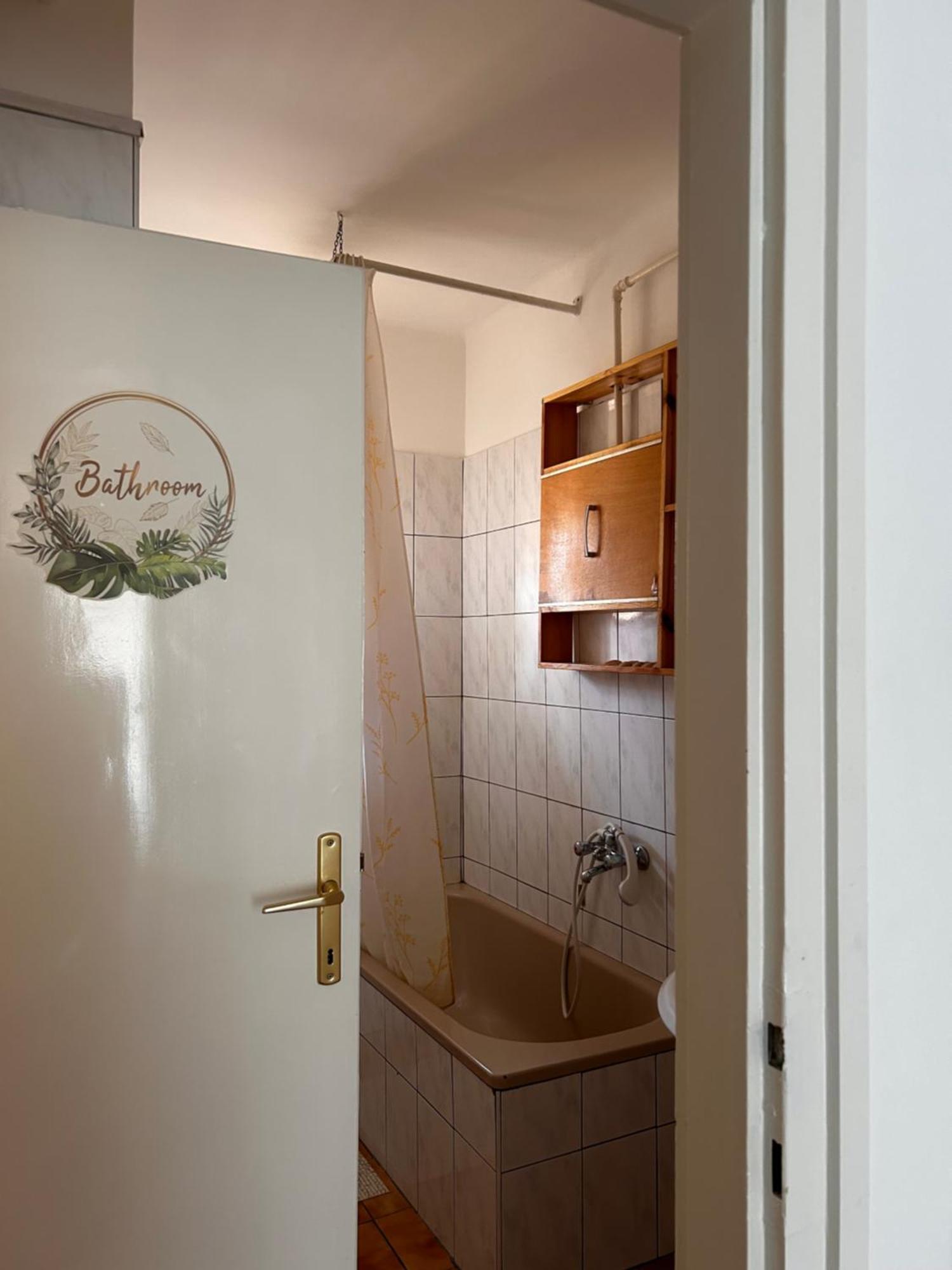 Cozy Apartment In The City Centre Next To Dom Square Сегед Екстериор снимка